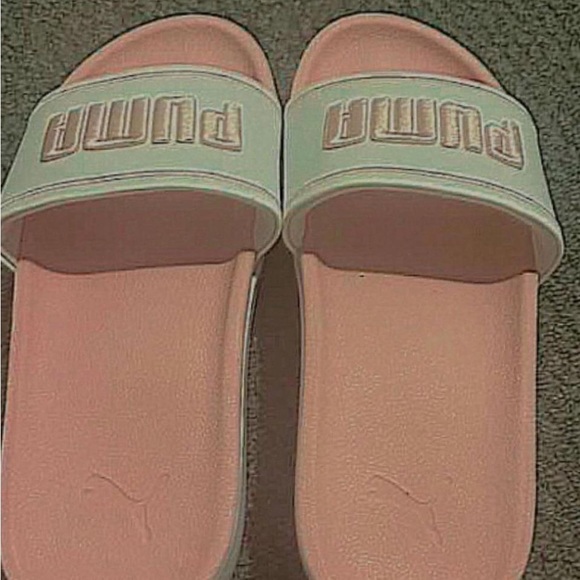 Puma slides 🦩 - Picture 2 of 2
